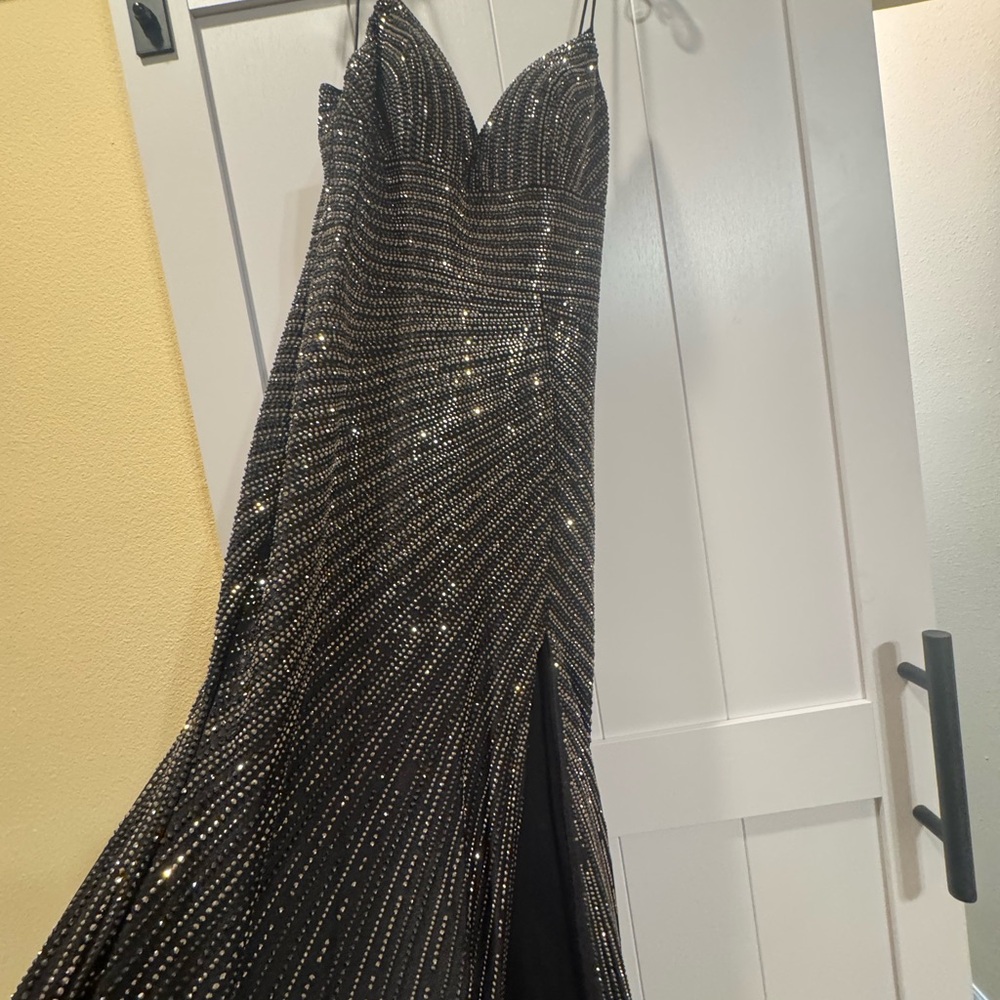 Elegant Black Sequin Evening Gown with V-Neck